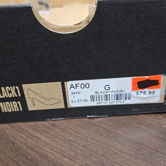 Le Chateau Size 7 Black Sequined Heels - Picture 9 of 9